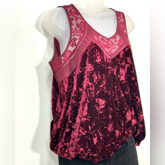 Women's Doe & Rae Cranberry Dark Red Crushed Velvet Flowy Tank - Picture 3 of 10